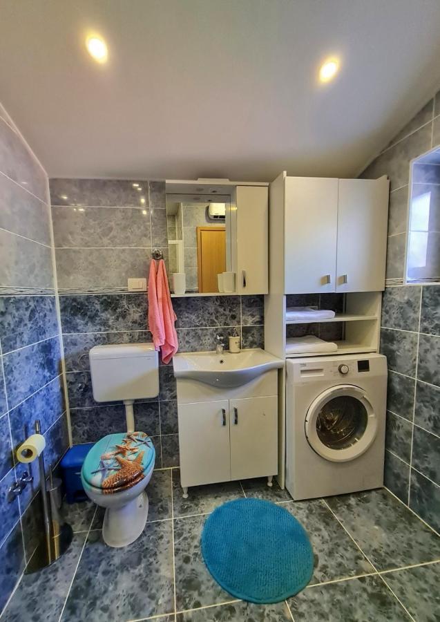 Apartman Goga With Pool And Jacuzzi Labin  Luaran gambar
