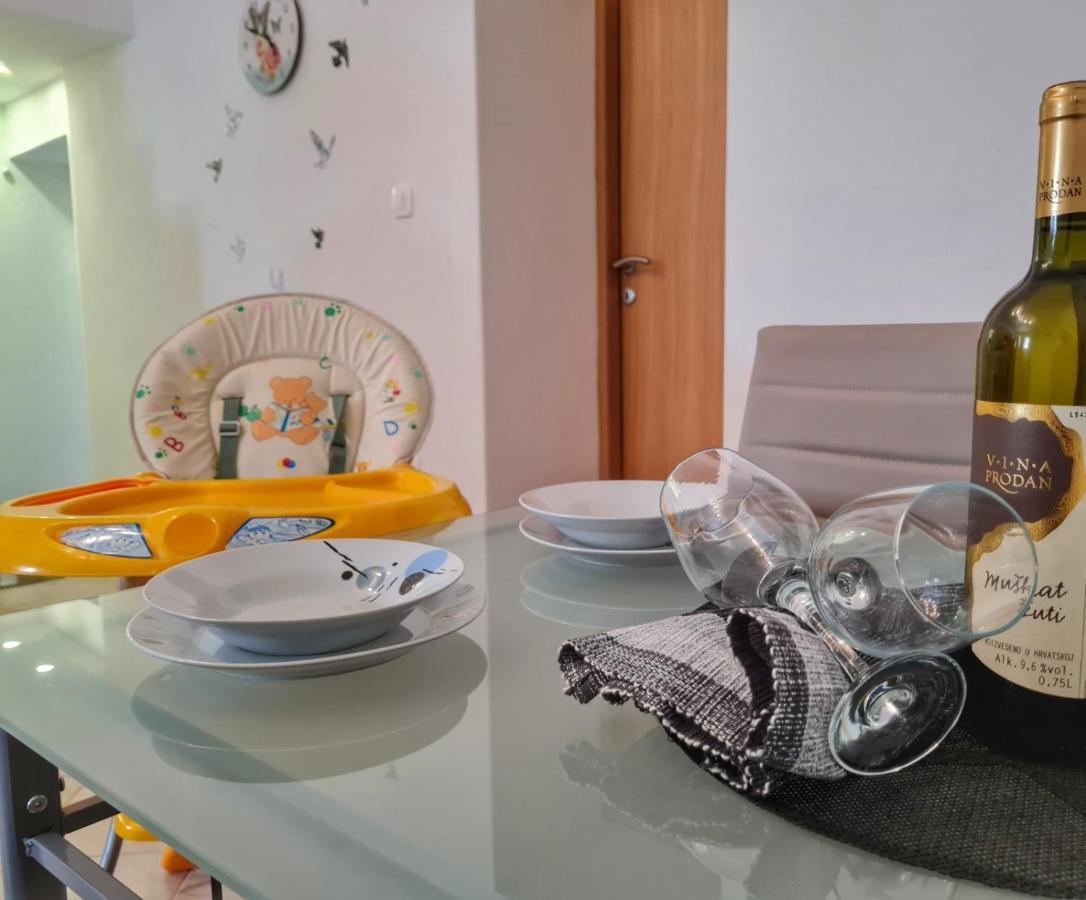 Apartman Goga With Pool And Jacuzzi Labin  Luaran gambar
